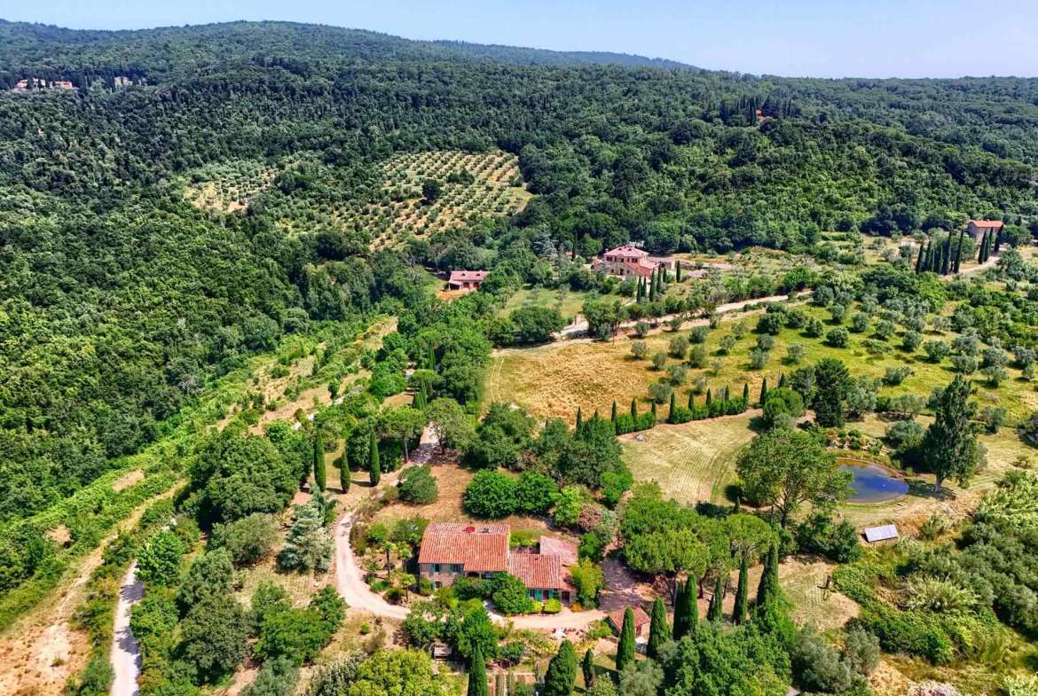 Farmhouse with 4 bedrooms in Sassetta, Livorno, Tuscany, Italy