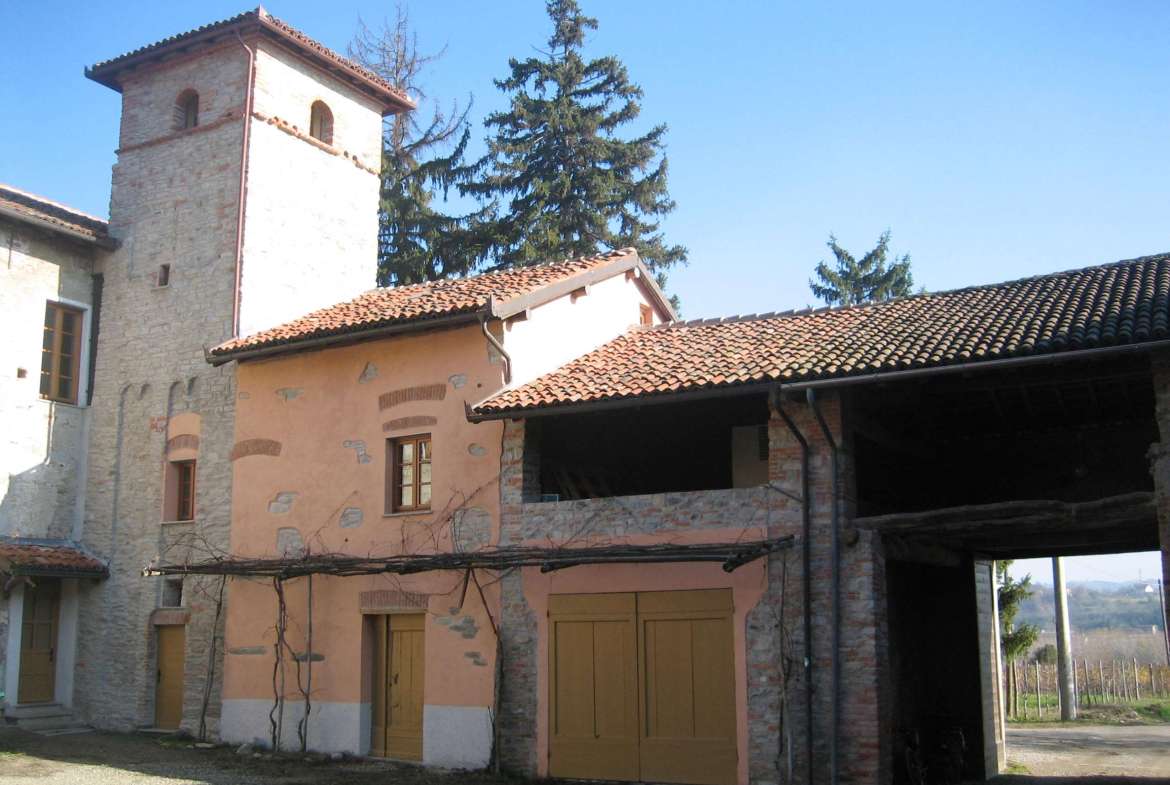 REF 581 A wine estate in an idyllic location