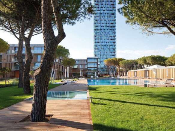 Stunning Sea Front Apartment With Views Of The Sea And Pine Forest