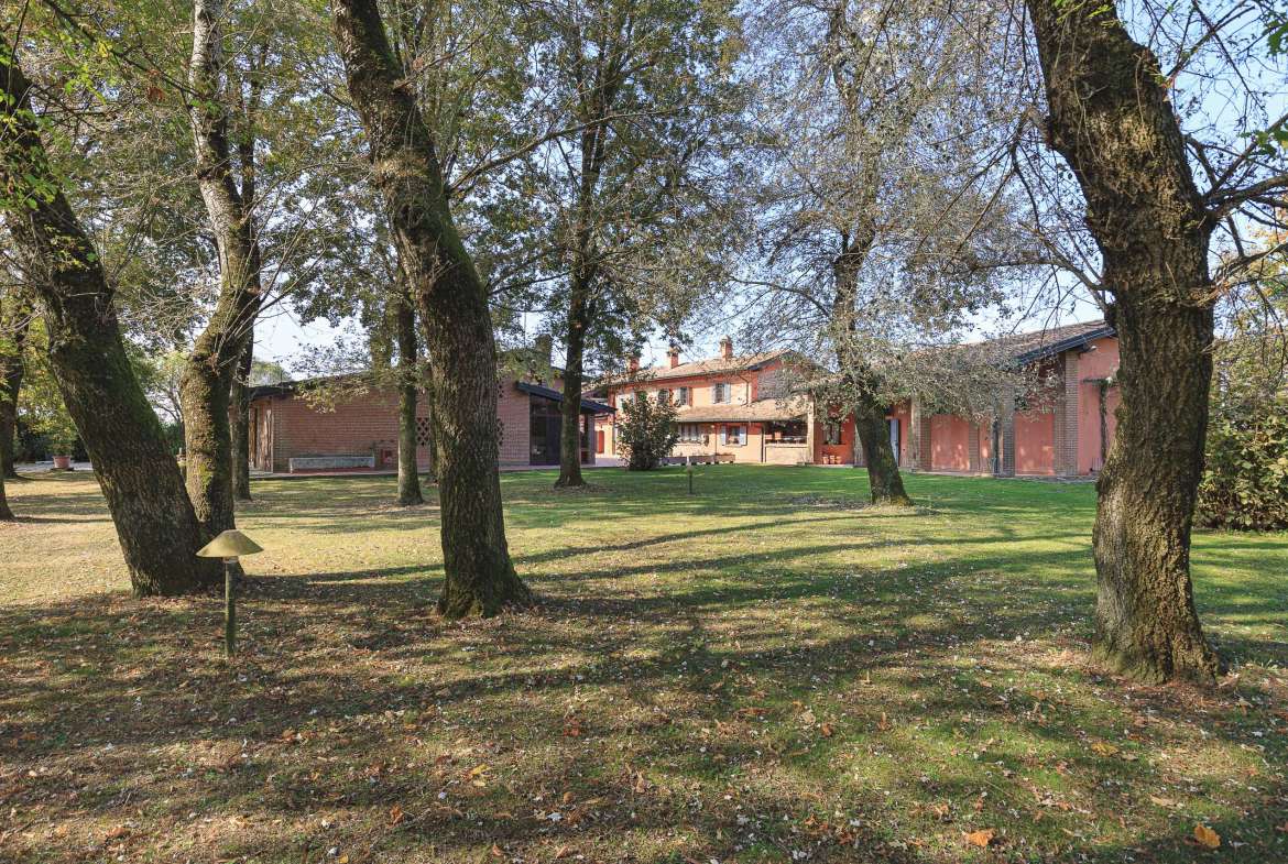 Lombardy Pavia Prestigious farmhouse in the countryside