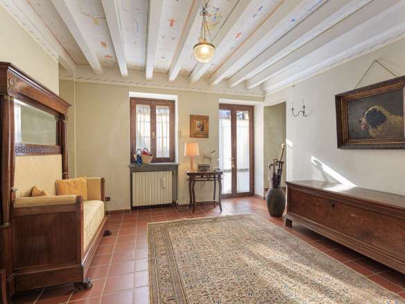 Lombardy Pavia Prestigious farmhouse in the countryside