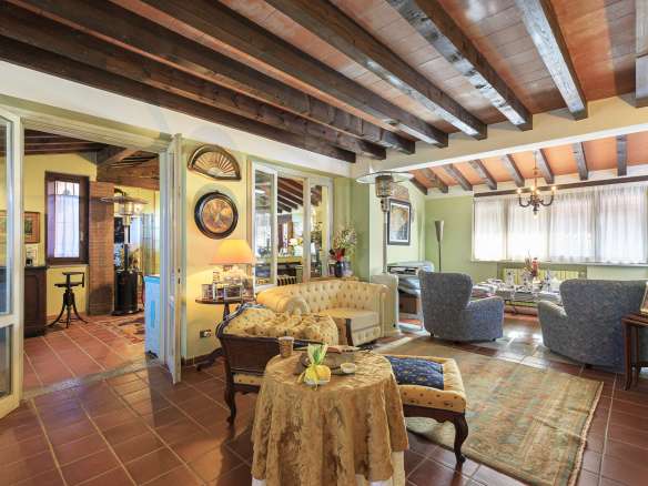 Lombardy Pavia Prestigious farmhouse in the countryside