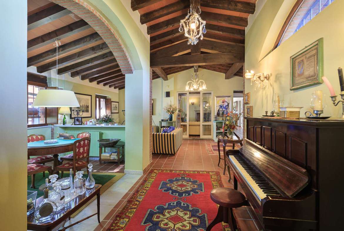 Lombardy Pavia Prestigious farmhouse in the countryside