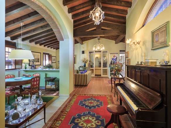 Lombardy Pavia Prestigious farmhouse in the countryside