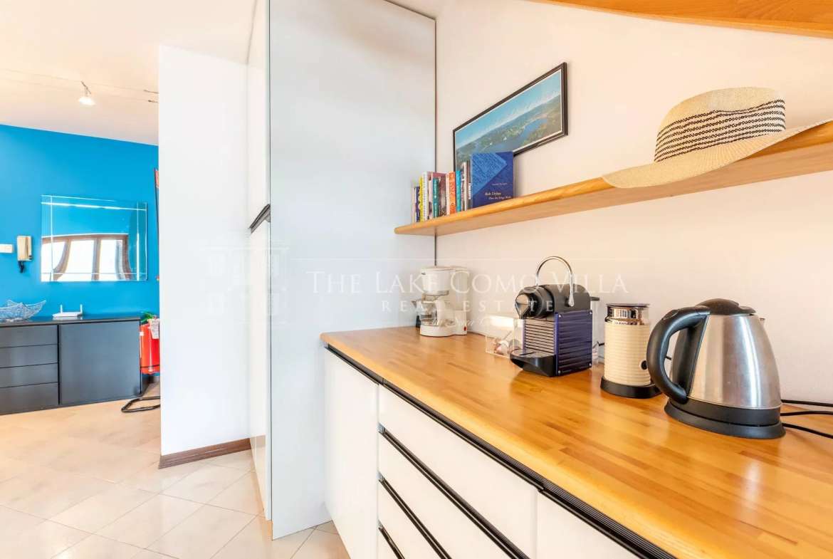 Menaggio – Noa and Stella’s Balcony Apartment with Lake View