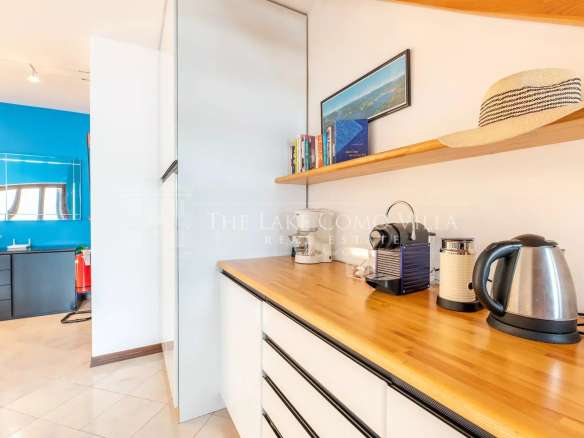 Menaggio – Noa and Stella’s Balcony Apartment with Lake View