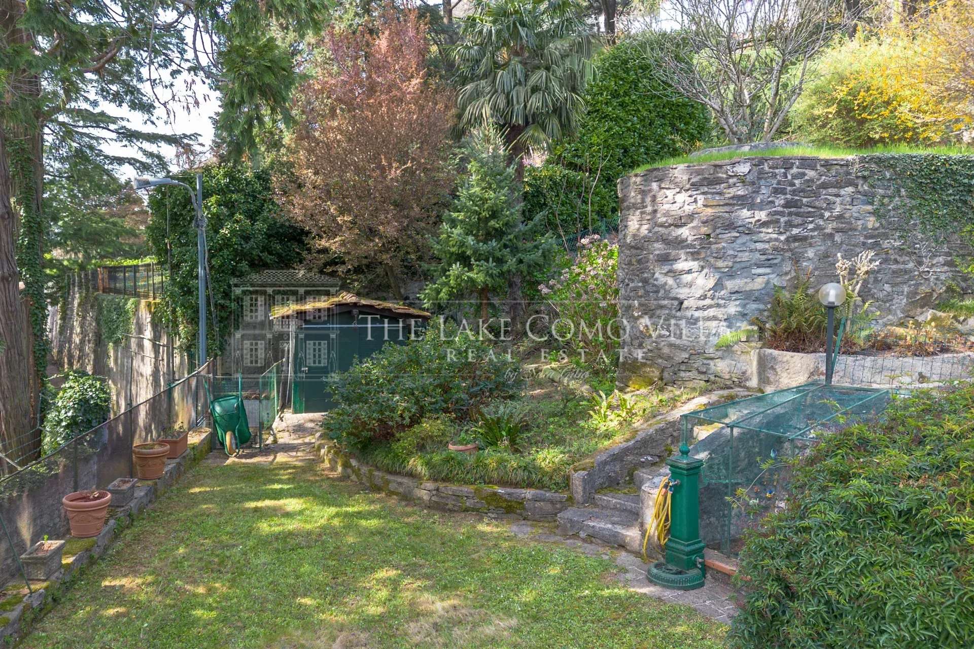 1213acc9e6eadb72a8ffedc04234a79c_58f2f97e72_1920-original Carate Urio Charming Villa