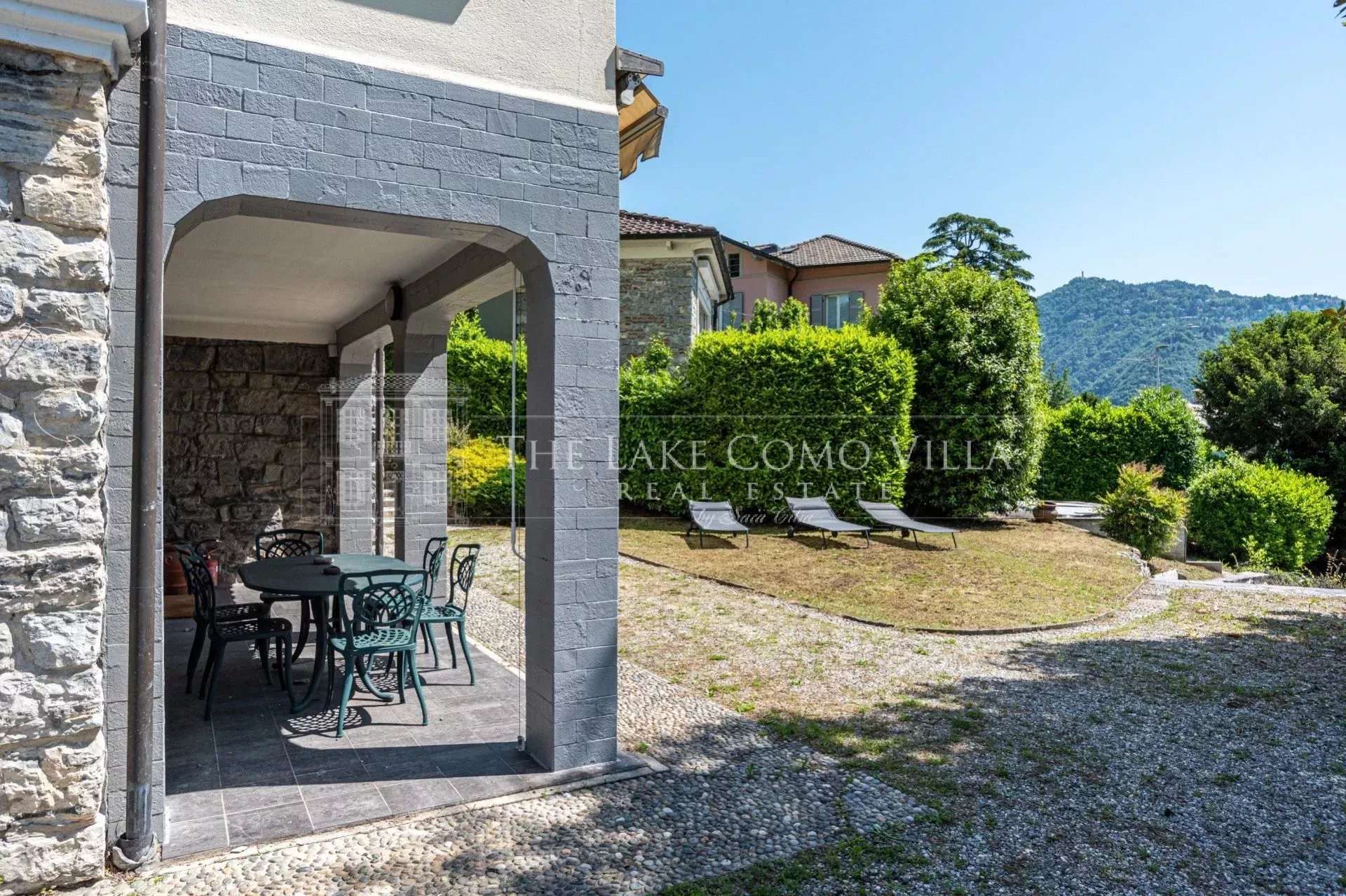 2a3637f670b84b42a5c5d473d239e145_39463036d8_1920-original Como – Villa Cardina elegant period villa with lake view