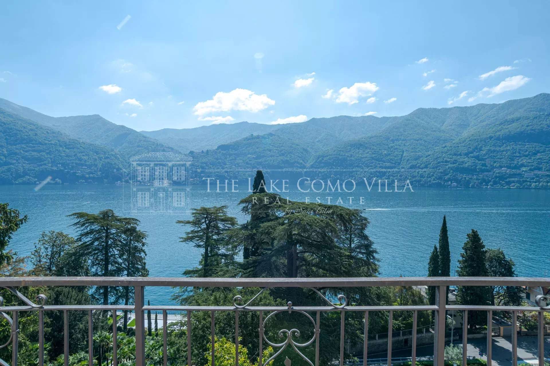Carate Urio Spectacular Lake View Compound