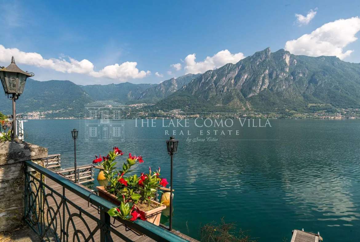 Osteno Lakeshore Apartment With Panoramic Lake Views & Terrace