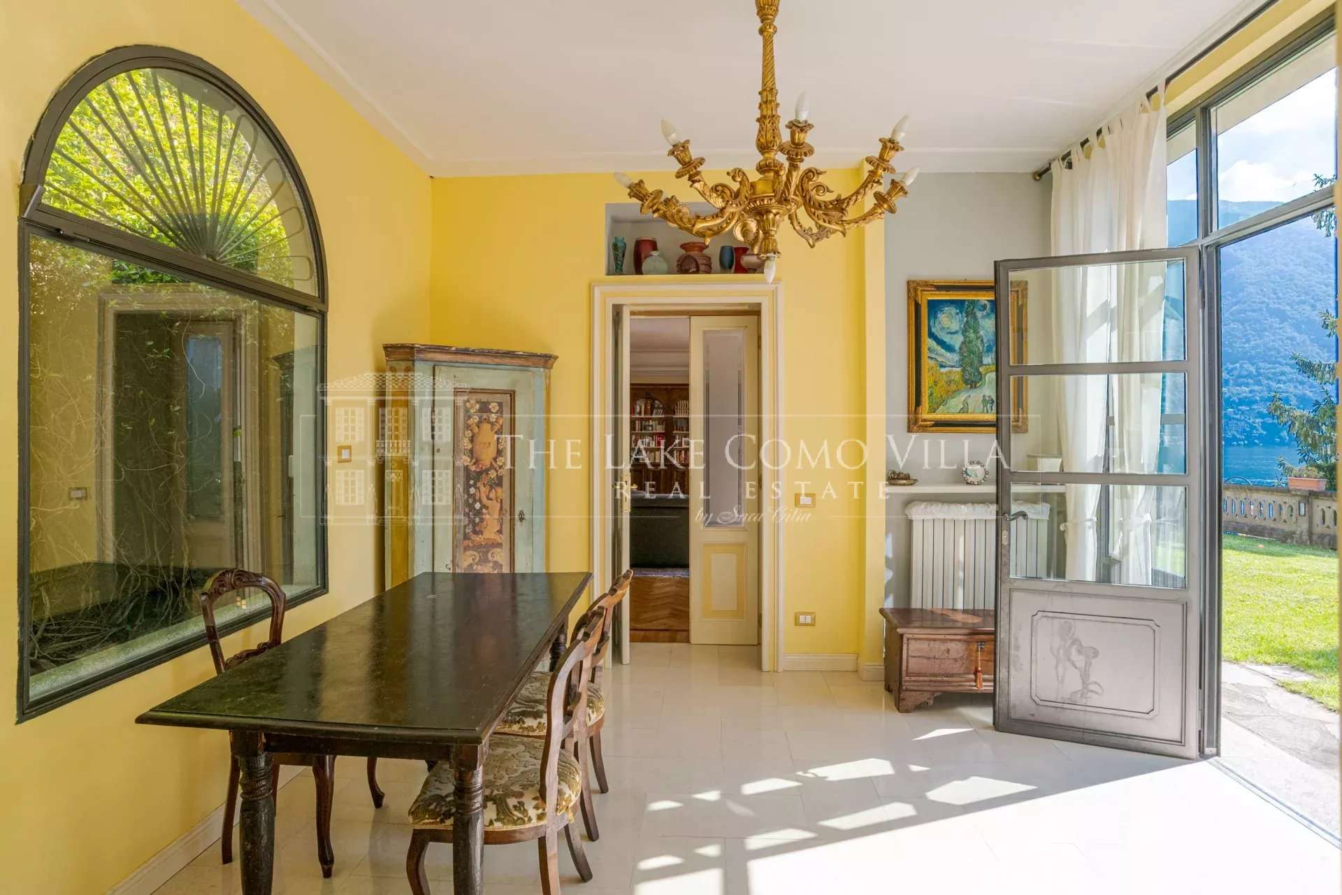 Carate Urio Spectacular Lake View Compound
