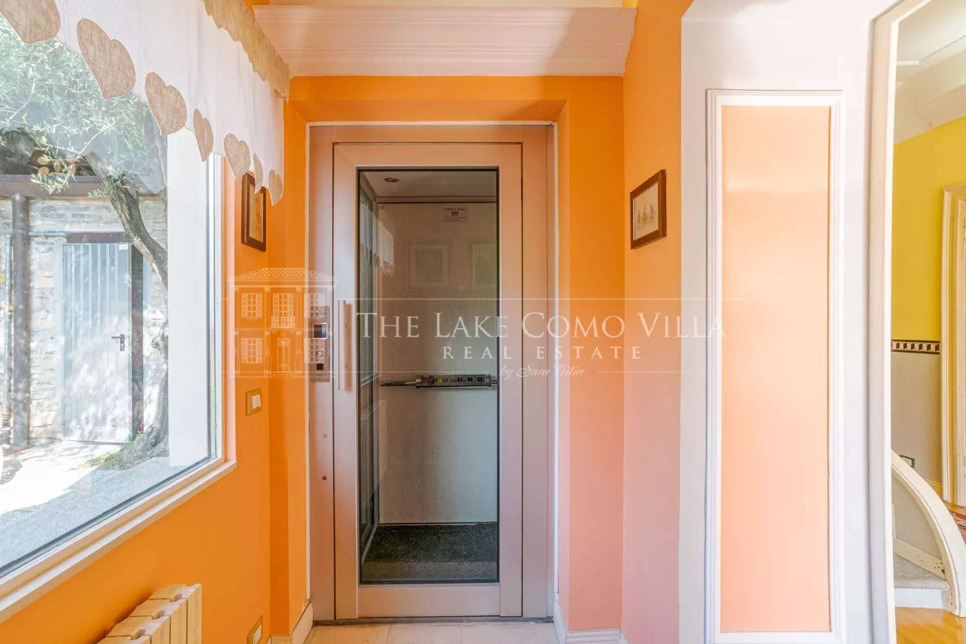 Carate Urio Spectacular Lake View Compound