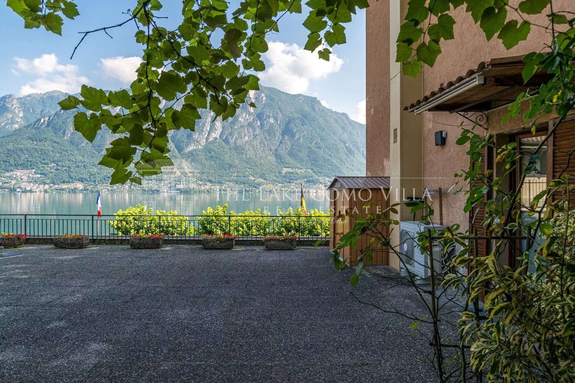 507769474af12ac272a0ee6cc2a4ddf9_6ad080ba5f_1920-original Osteno Lakeshore Apartment With Panoramic Lake Views & Terrace