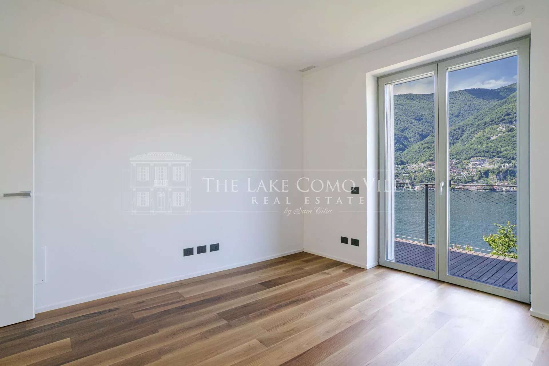 5860151a5d88eb63f64b20908f4de0f0_19e0be8365_1920-original Torno-Modern Villa with Lake View and Private Pool
