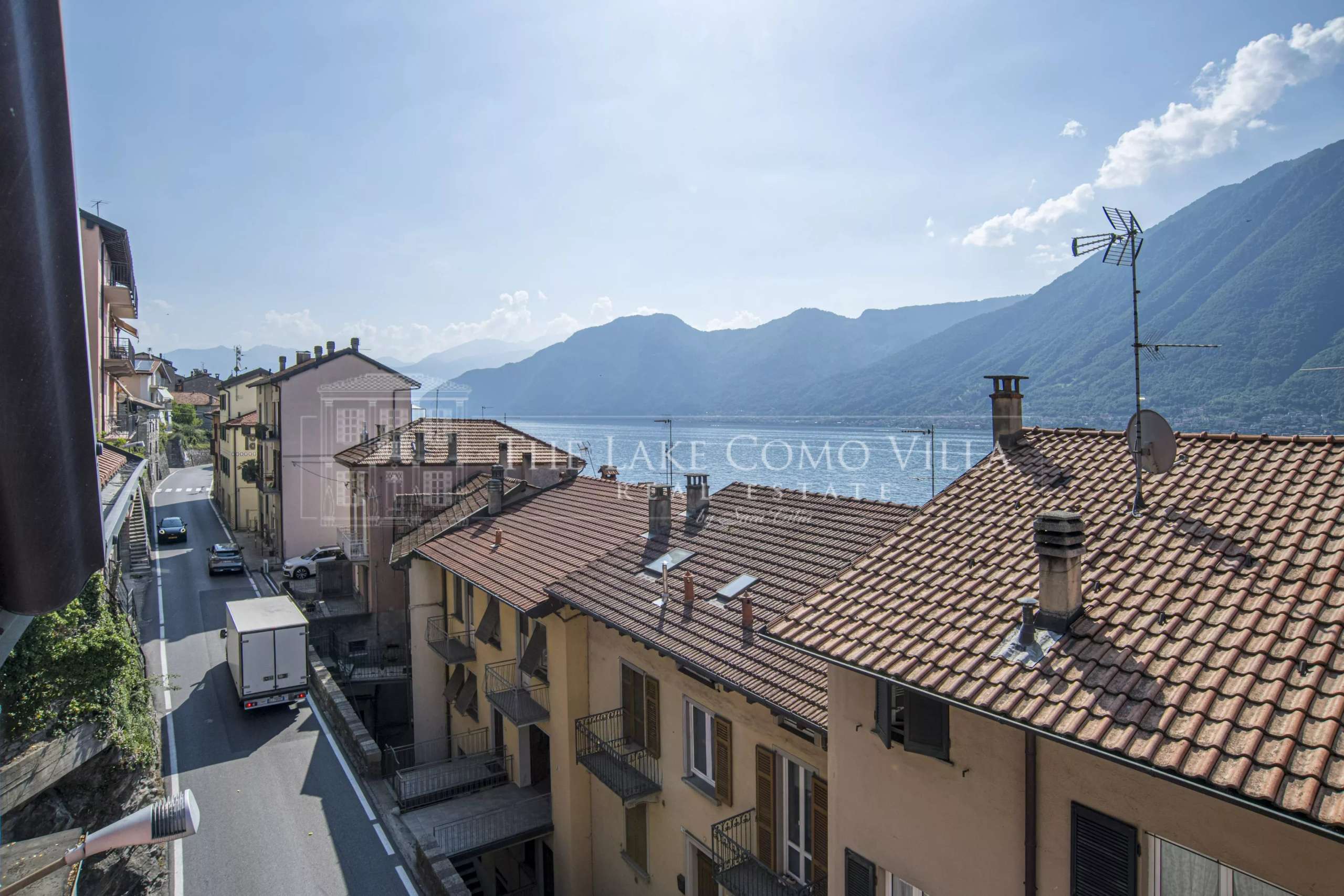 5adf5a3cea2f06c05777bc226975838b_4779bbd6bb_4096-original Townhouse Colonno, Detached House, Colonno, Tremezzina