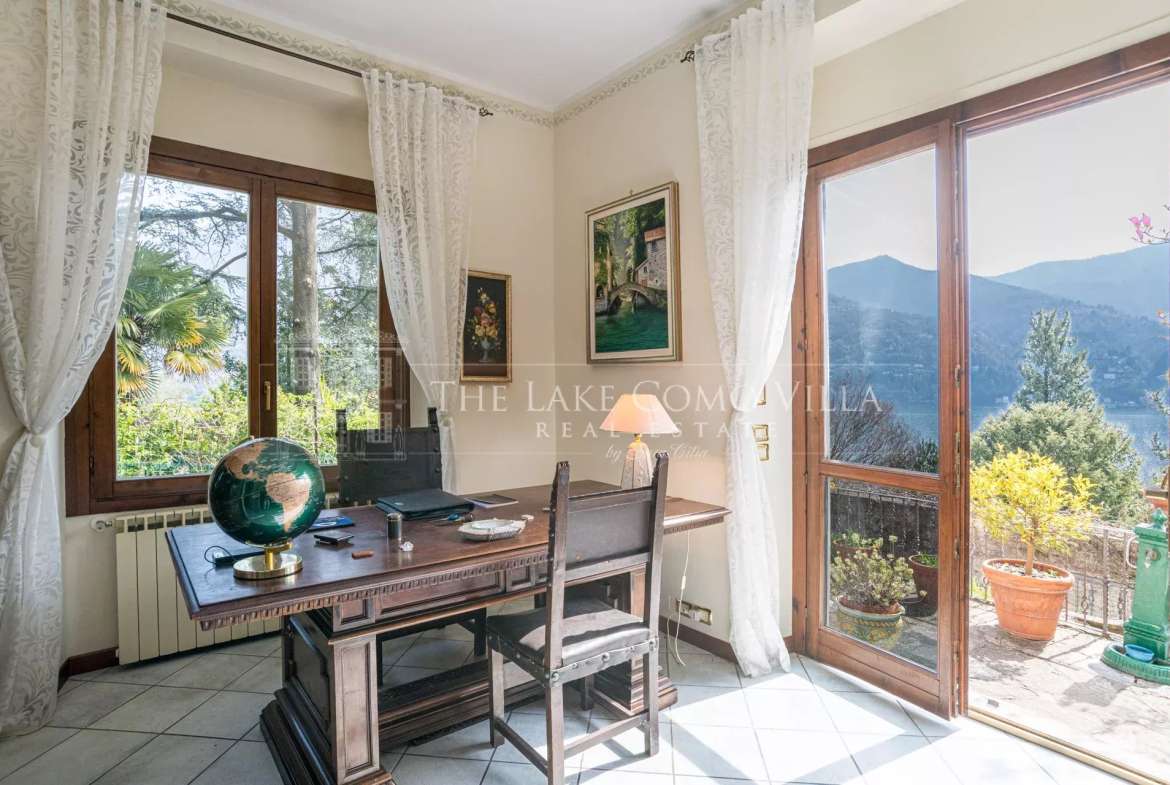 Carate Urio Charming Villa