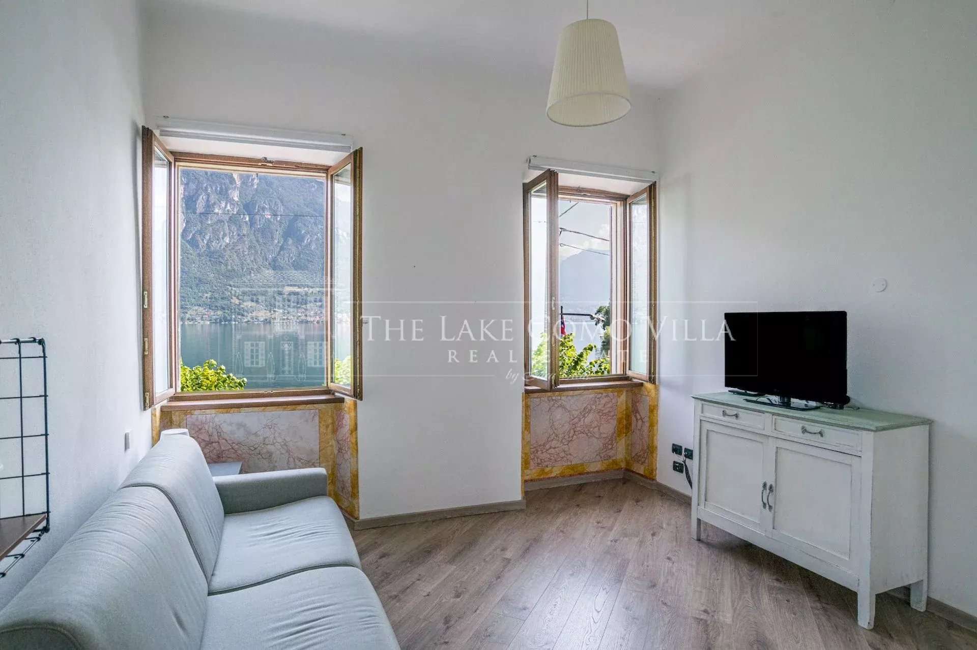 677f63fd56c8d597f5358b027d0b5d13_89136541bd_1920-original Osteno Lakeshore Apartment With Panoramic Lake Views & Terrace