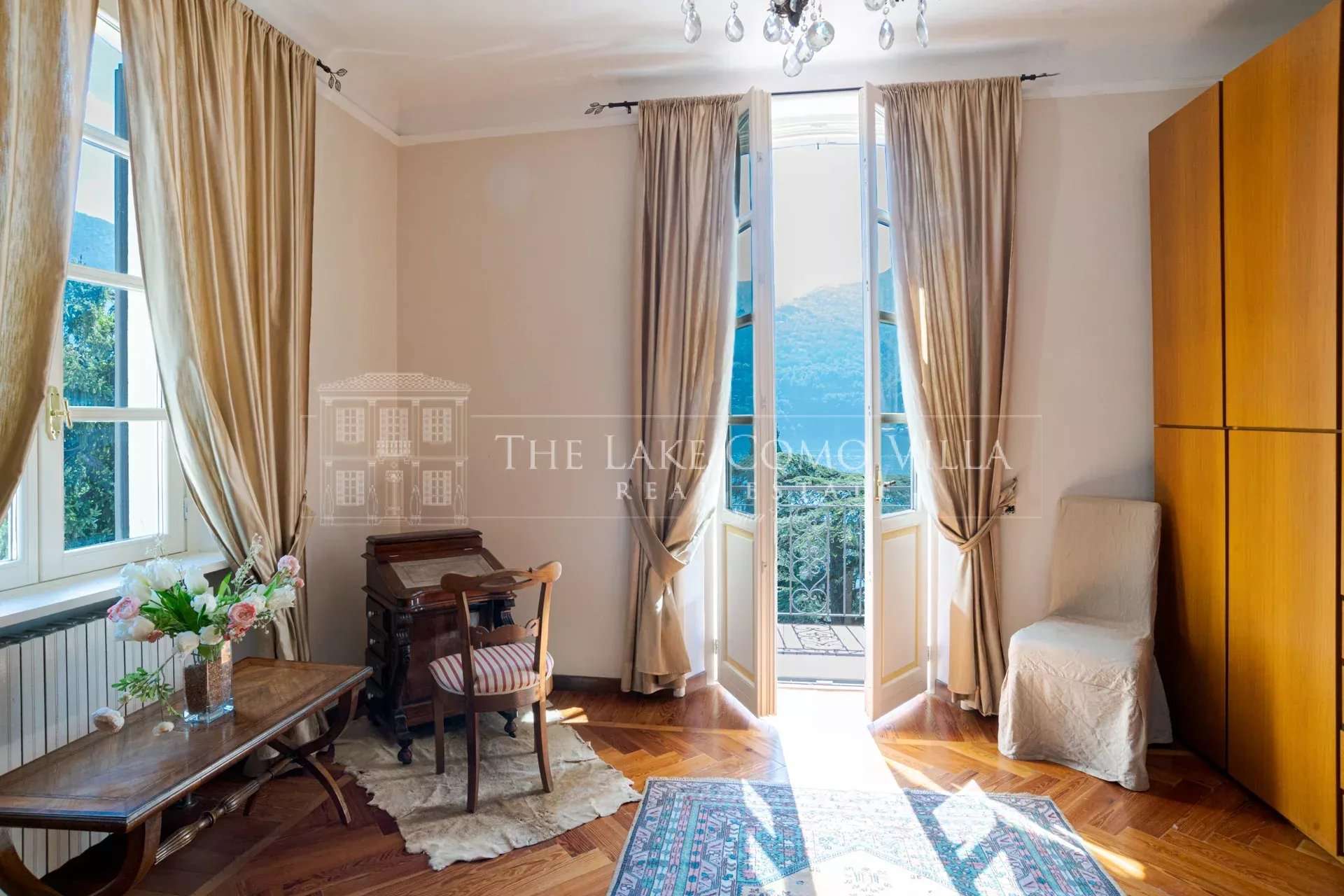Carate Urio Spectacular Lake View Compound