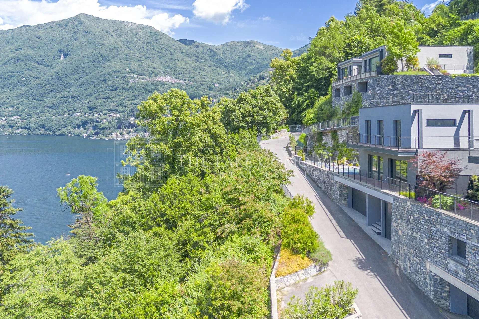 75682baa2d21b4a947fa20566482d78f_4763874a94_1920-original Torno-Modern Villa with Lake View and Private Pool