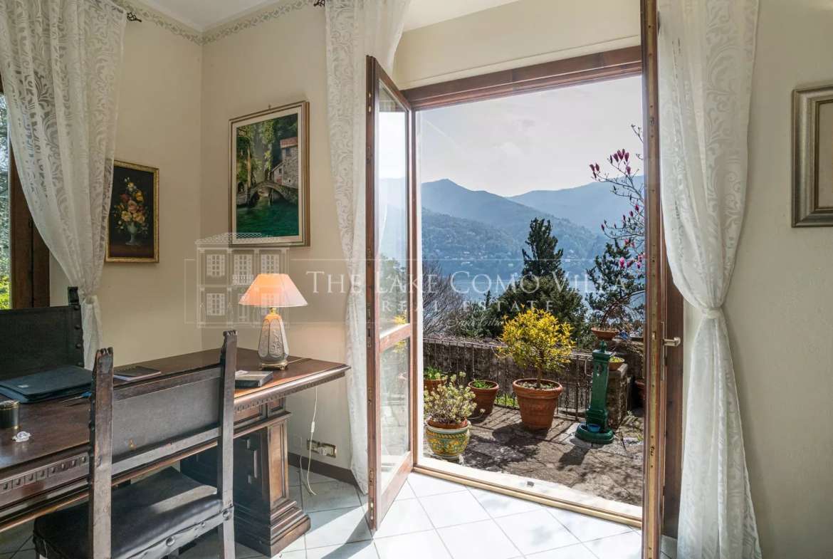 Carate Urio Charming Villa