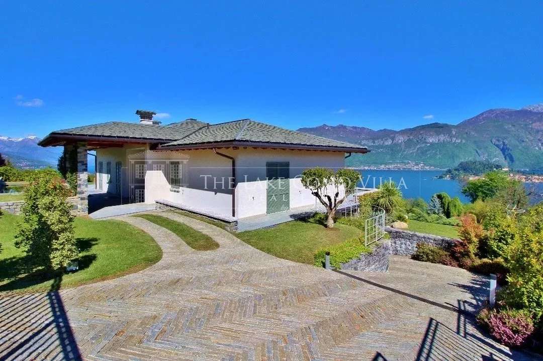Tremezzina – Villa Meraviglia with lake view, large garden, and pool