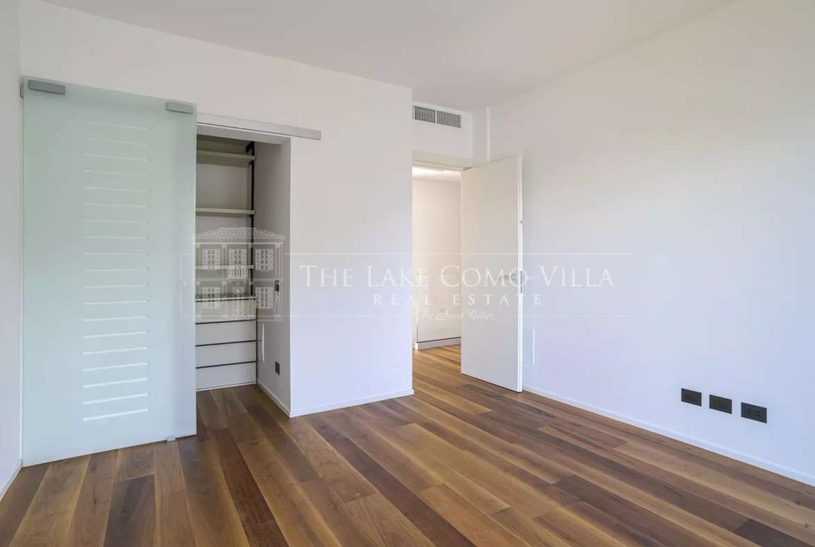 Torno-Modern Villa with Lake View and Private Pool