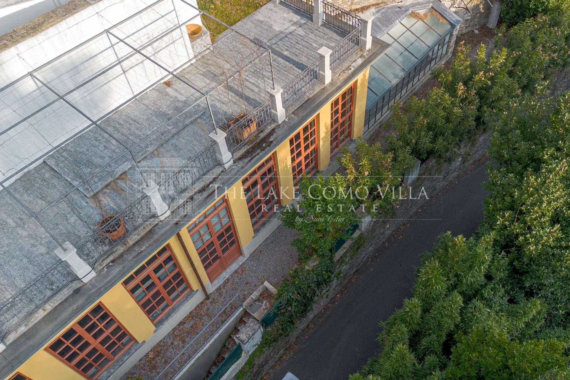 a5fb19b1205b26caea82c03732cb7b1a_270d42c10c_1920-original Fully Renovated Loft with Outdoor Area in Moltrasio – Ideal for Short-Term Rentals or Primary Residence