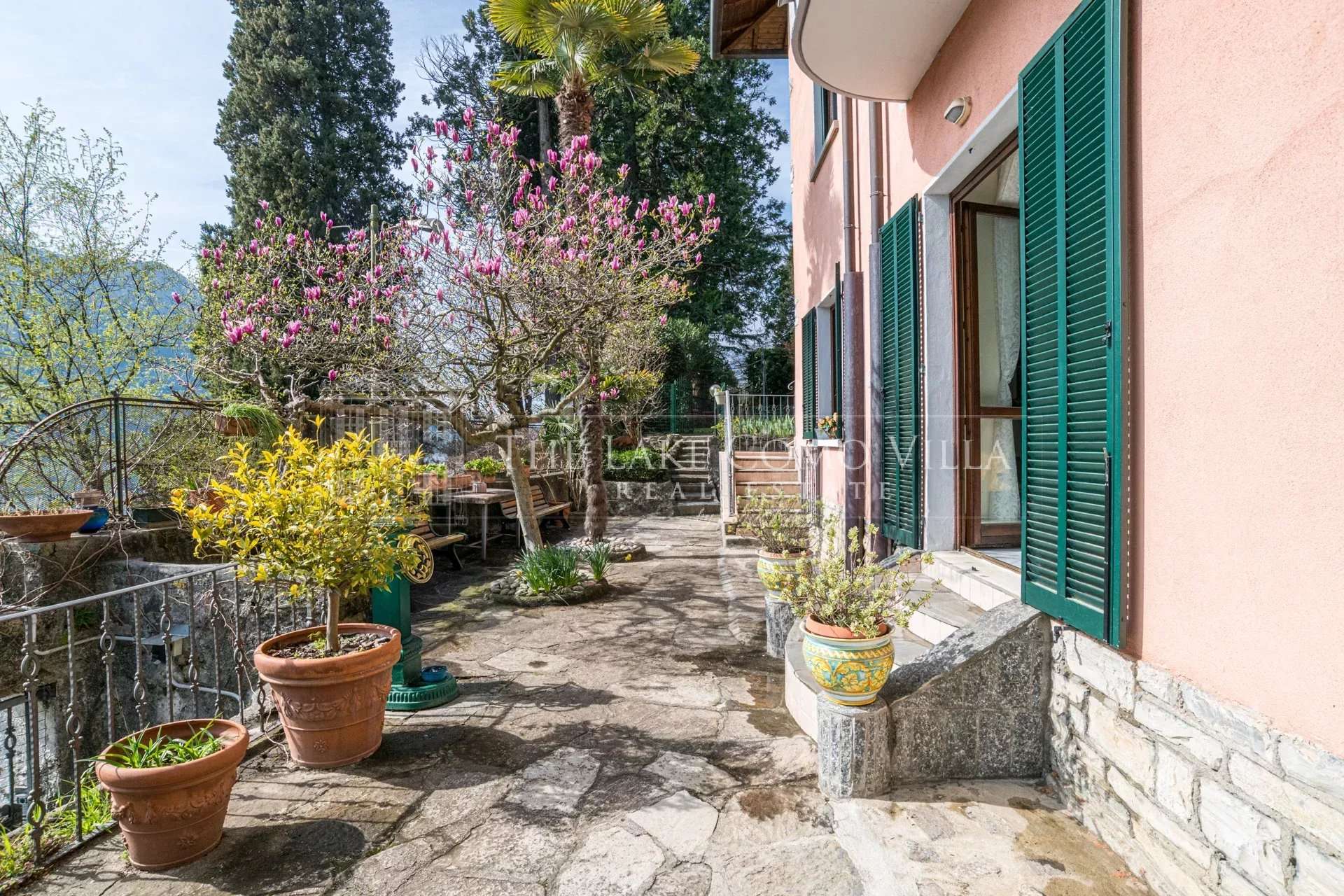 af525e8beeefa19fe30c5b2651102846_12889472c5_1920-original Carate Urio Charming Villa