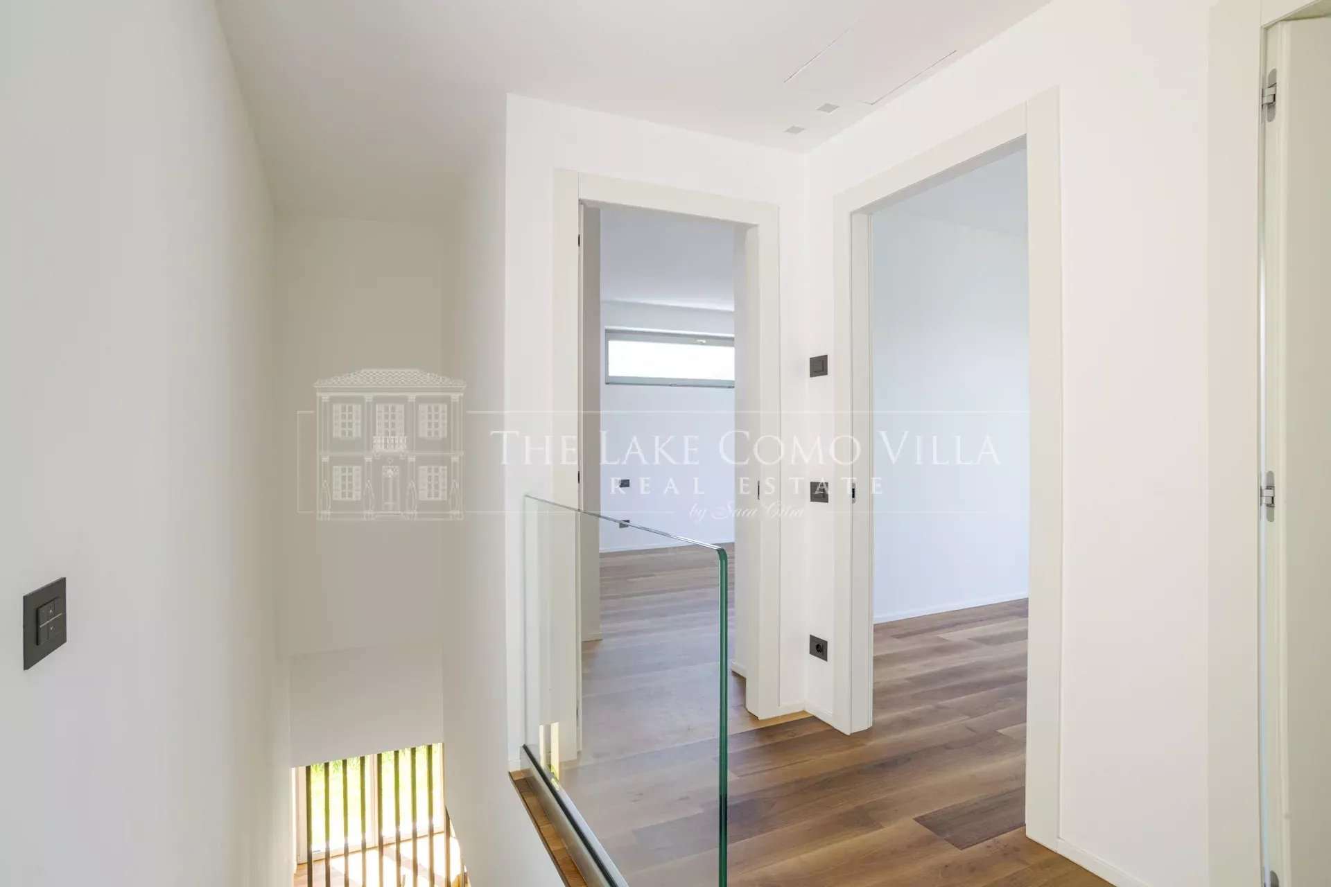 b1dac0fdc139283ea18839c5ced40c54_aefc04e6b2_1920-original Torno-Modern Villa with Lake View and Private Pool