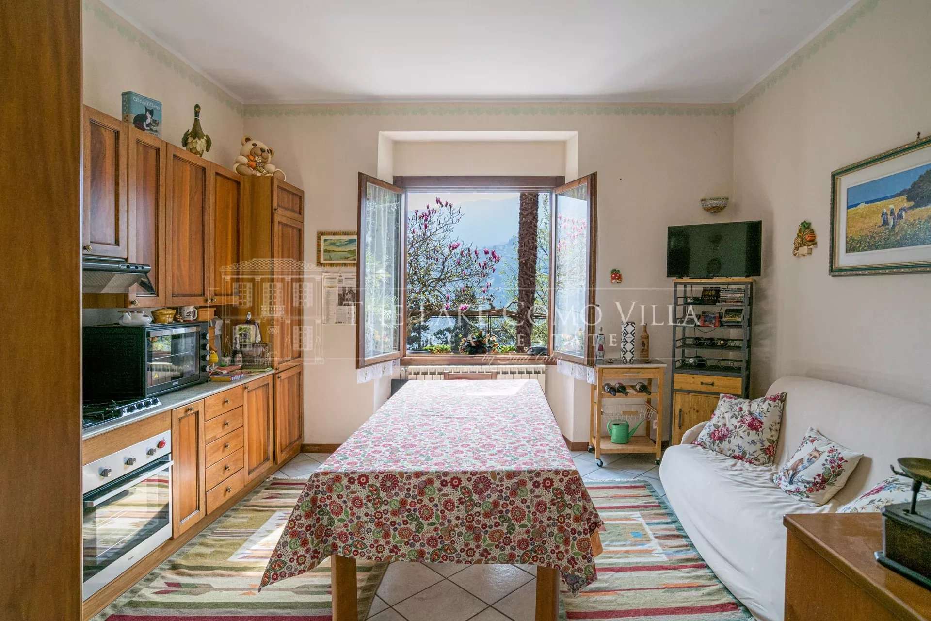cac138306a5a5983ae22b33fc4ce663b_ee6887a102_1920-original Carate Urio Charming Villa