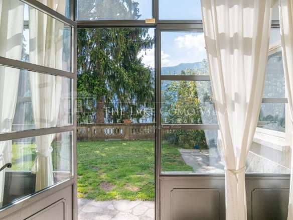 Carate Urio Spectacular Lake View Compound