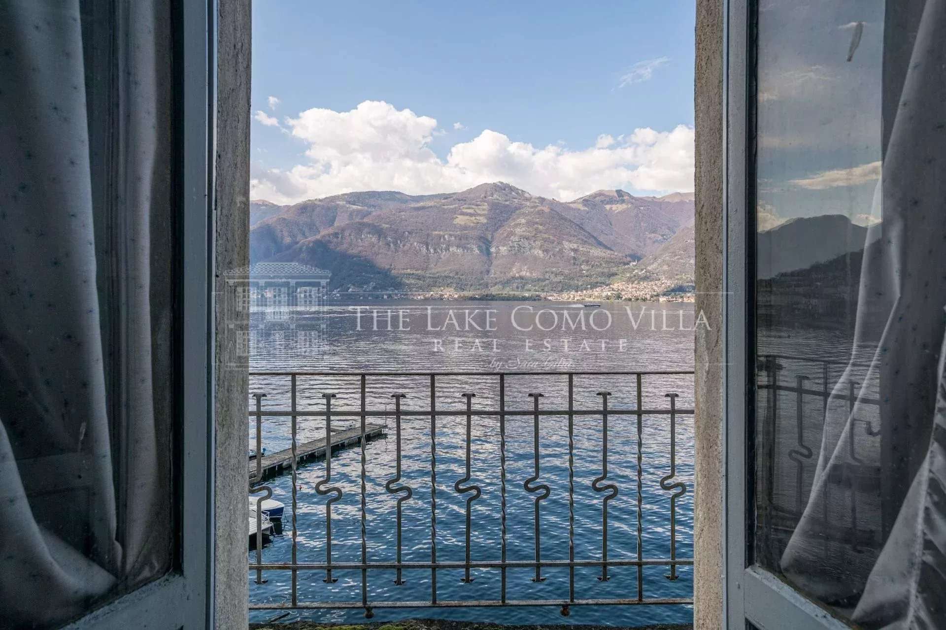 dccac65fba2be461ef0d82e8b7f2b0a6_a4b0bdc7eb_1920-original Lezzeno – Entire Building Pieds Dans L’Eau