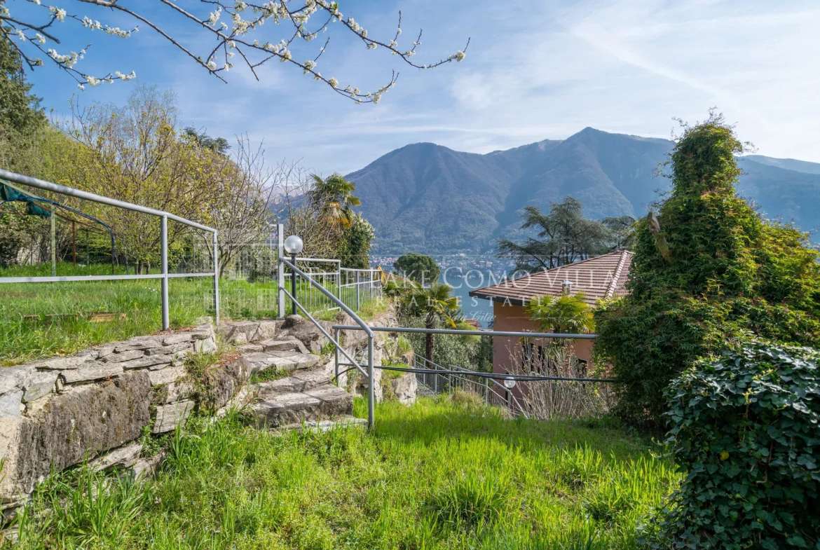 Carate Urio Charming Villa