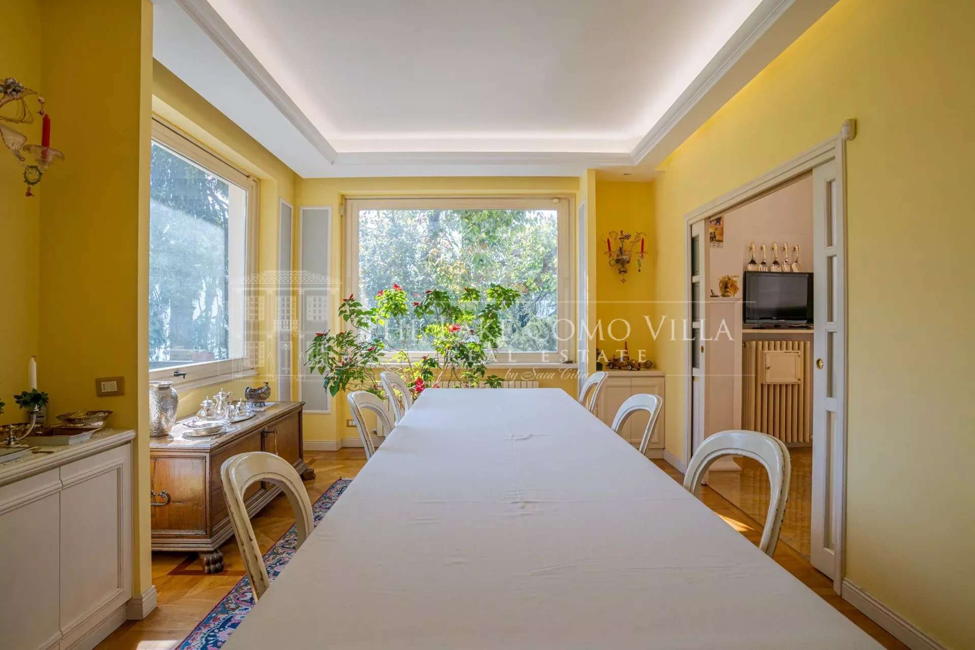 Carate Urio Spectacular Lake View Compound