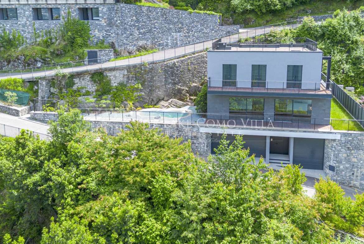 Torno-Modern Villa with Lake View and Private Pool