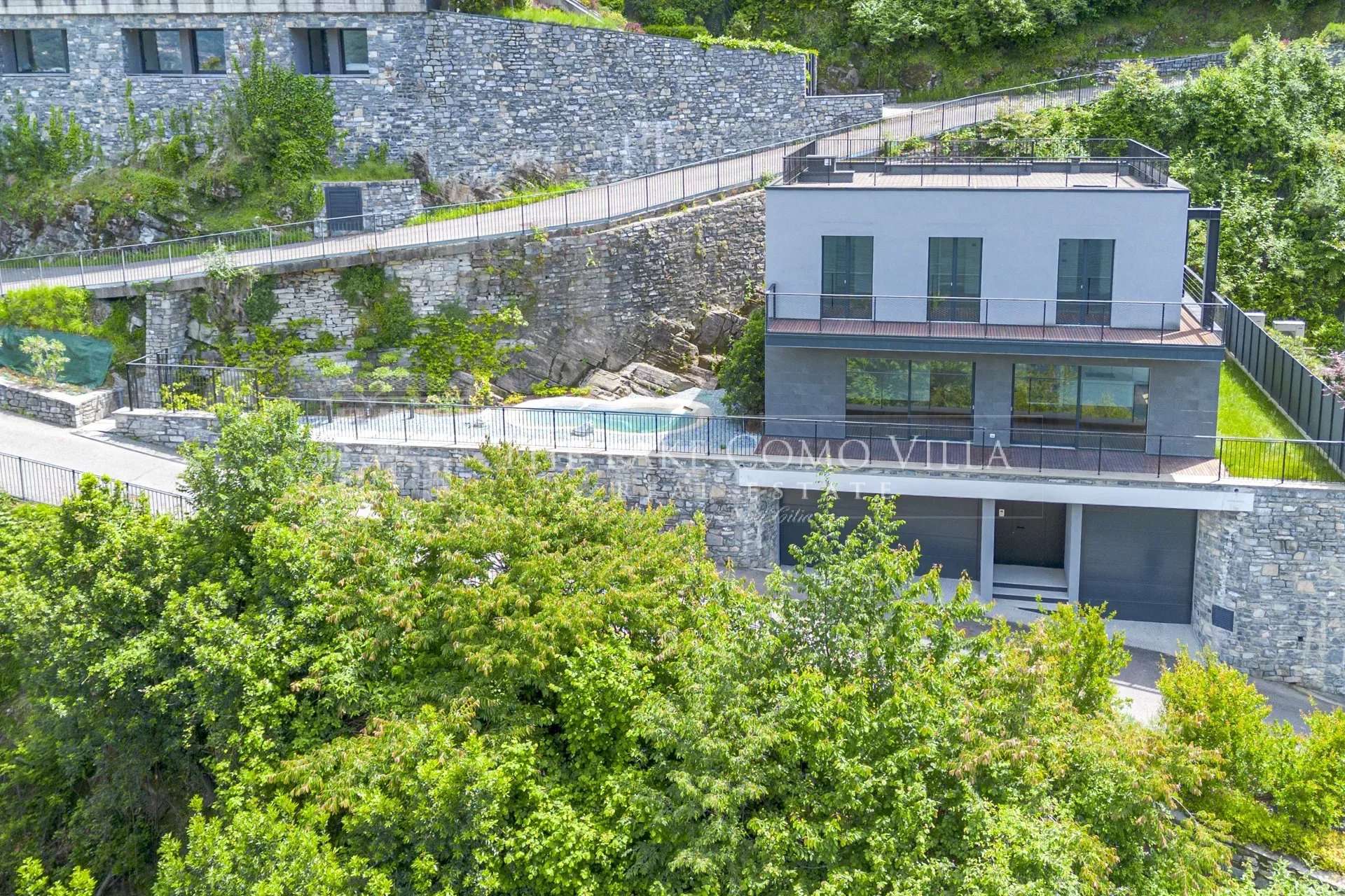 ea06c95f8880c8a1f1750be0edbf39a6_38d1b04076_1920-original Torno-Modern Villa with Lake View and Private Pool