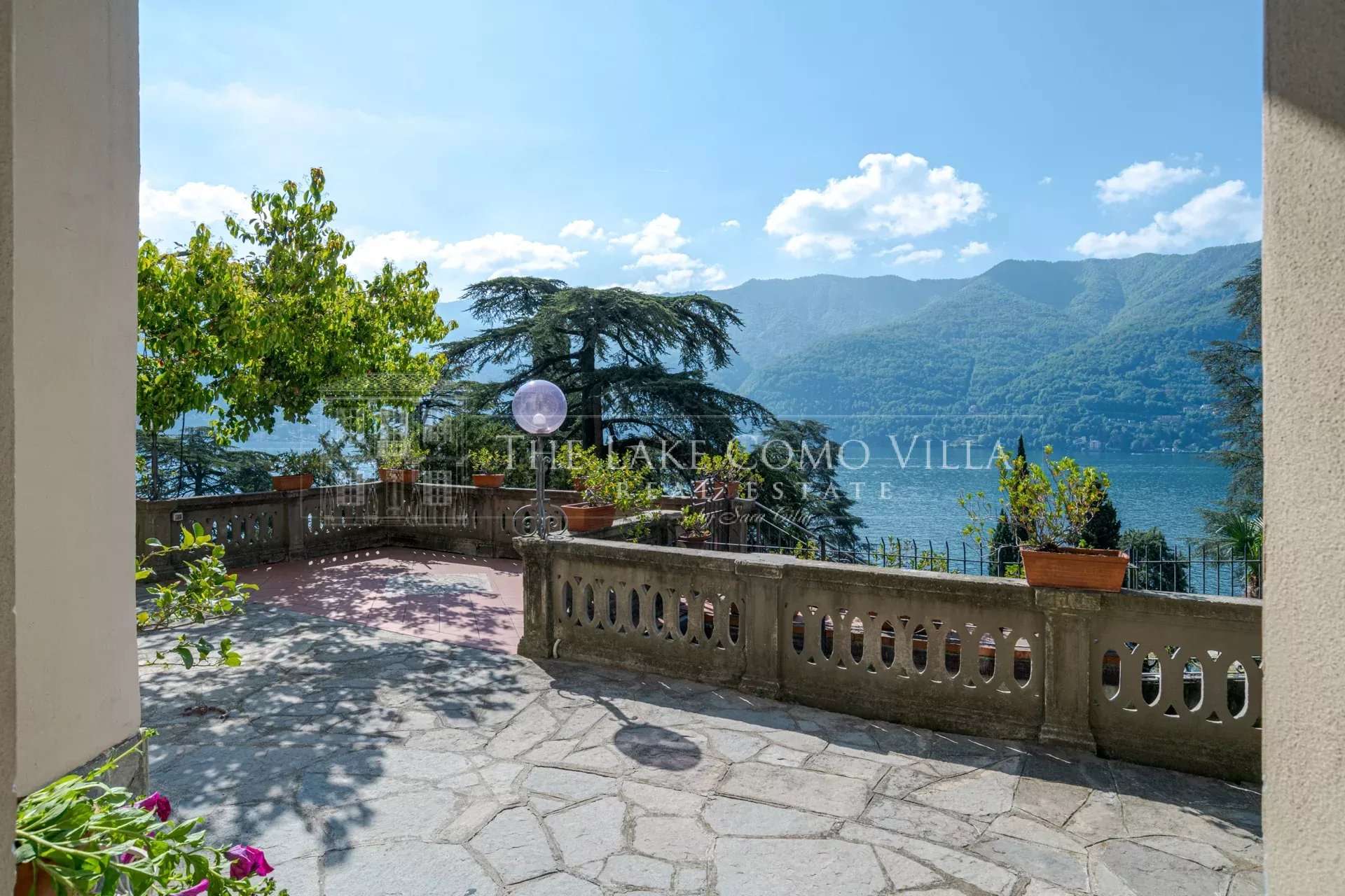 Carate Urio Spectacular Lake View Compound