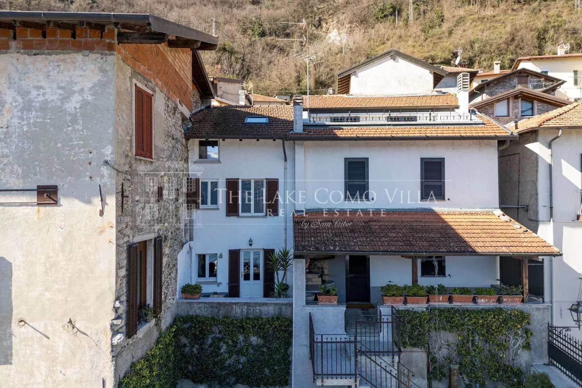 f0e768e805e989908ed9f1c4bed47fee_1527b3f677_1920-original Menaggio – Nobiallo Historic Lake View Home Fully Renovated With Terrace