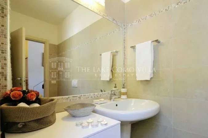 San Siro – Mastena – Elegant Duplex Apartment with Lake View