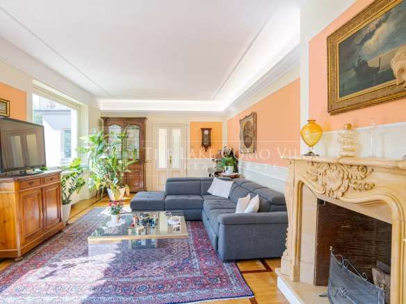 Carate Urio Spectacular Lake View Compound