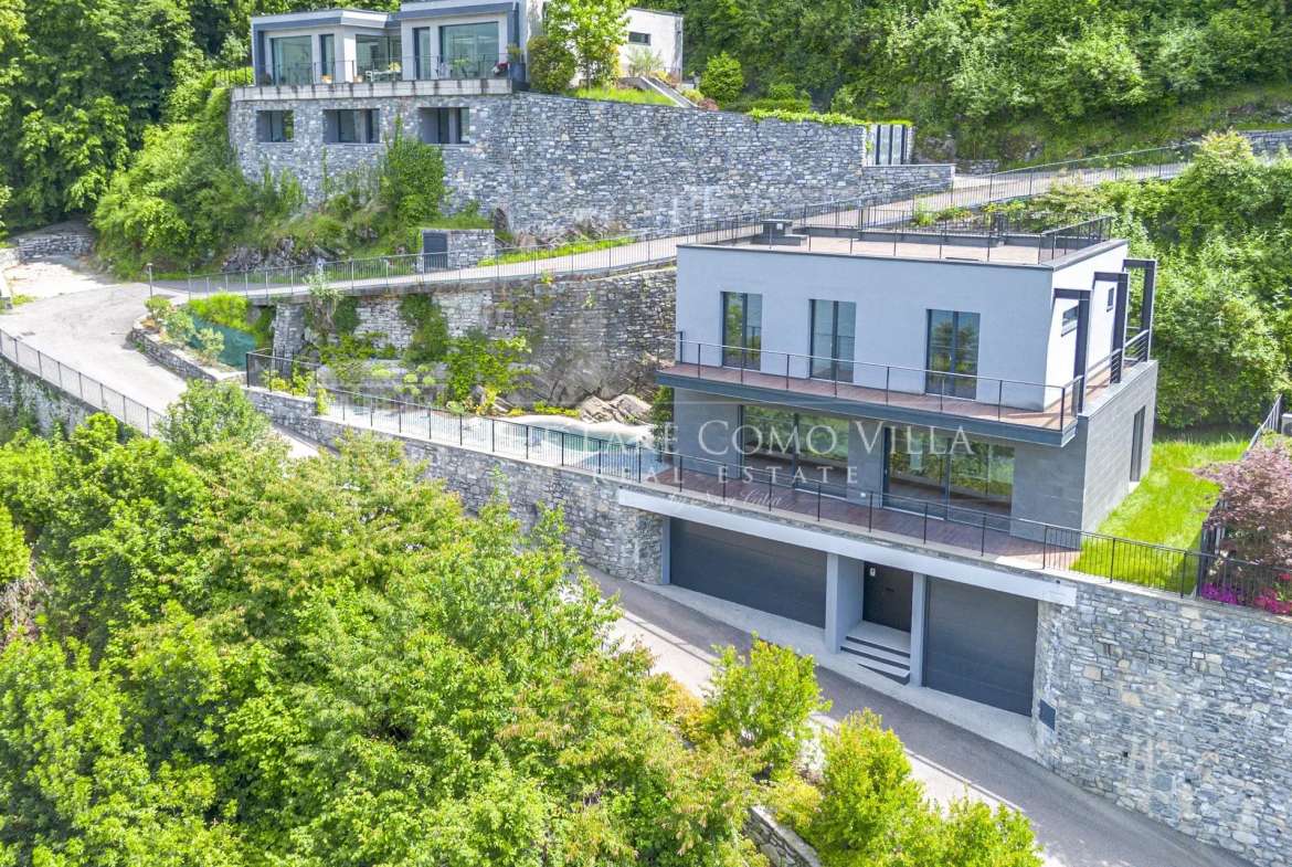 Torno-Modern Villa with Lake View and Private Pool