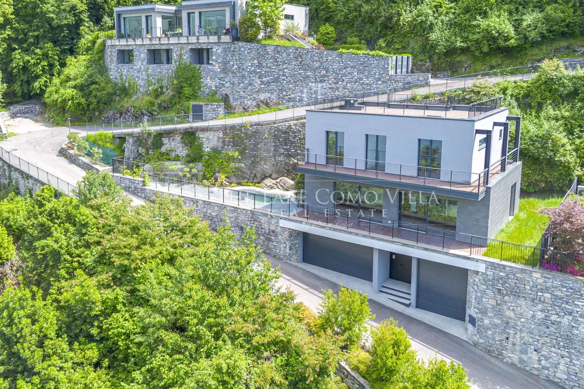 f96cc8ab8f65b9e0df784a5c8e412897_1f42c64f59_1920-original Torno-Modern Villa with Lake View and Private Pool