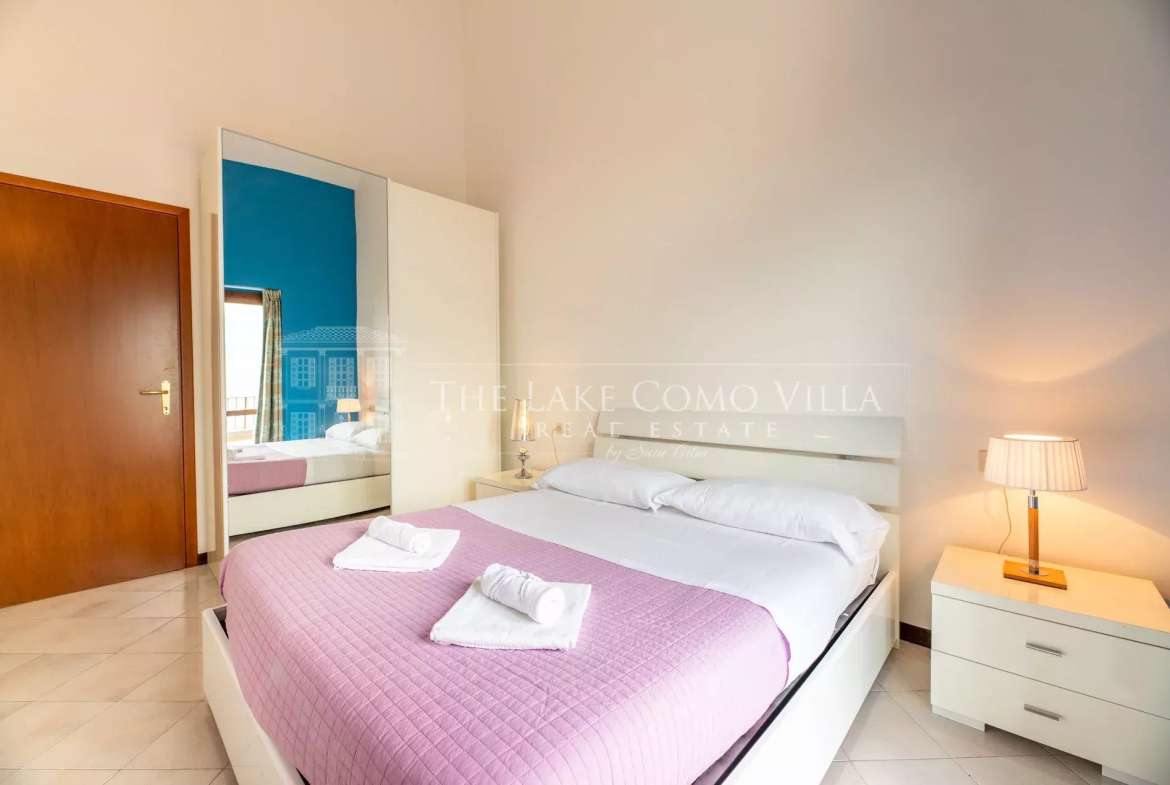 Menaggio – Noa and Stella’s Balcony Apartment with Lake View