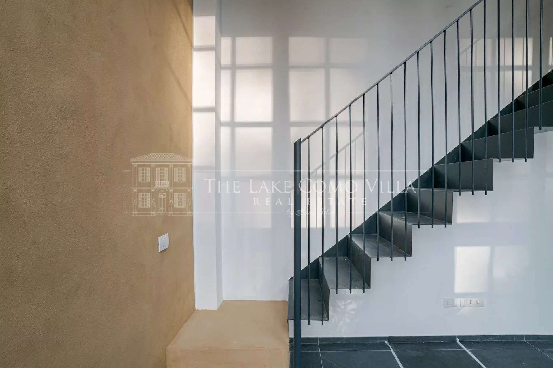 fb6f80682129f9628f0a6c460daf9fe5_1410b8018d_1920-original Fully Renovated Loft with Outdoor Area in Moltrasio – Ideal for Short-Term Rentals or Primary Residence