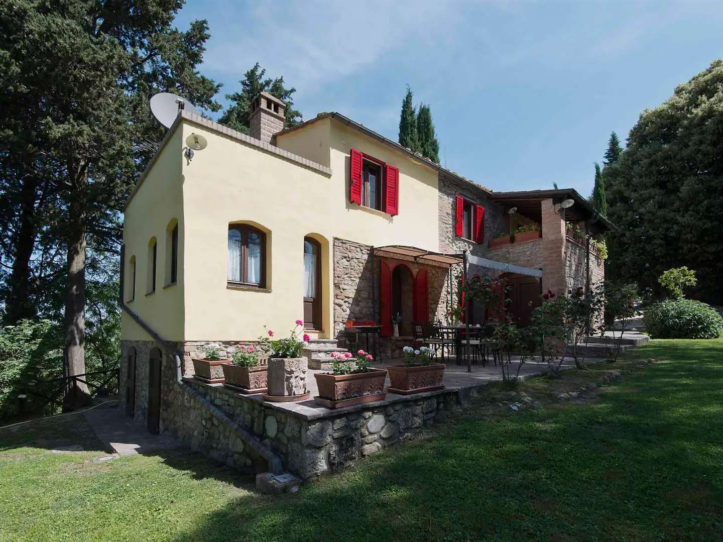 01_HPhtWj3 Villa – Volterra