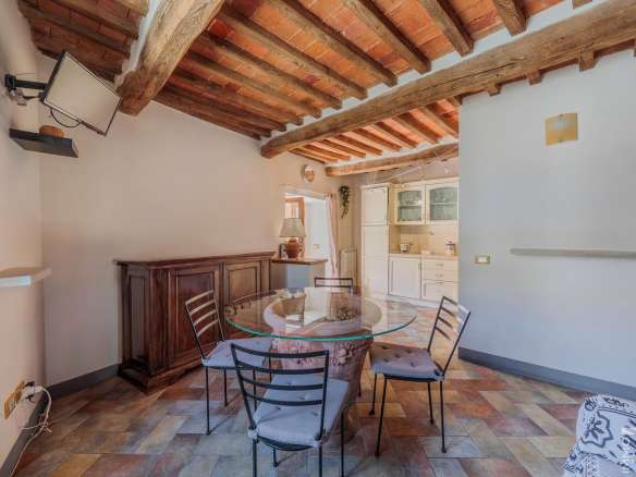 Three Room Apartment – Montieri
