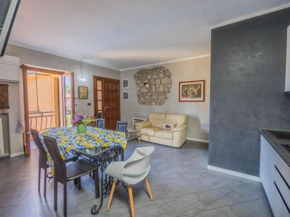 Three Room Apartment – Moniga del Garda