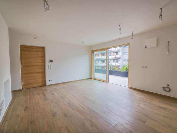 Three Room Apartment – Lana