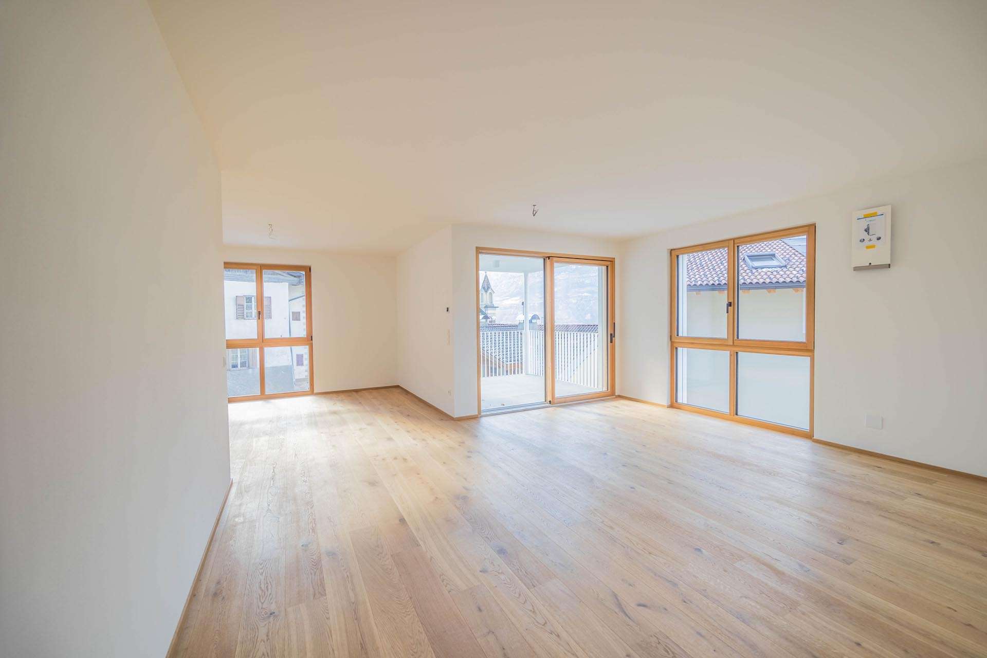 01_ogQriQy Four Room Apartment – Montagna