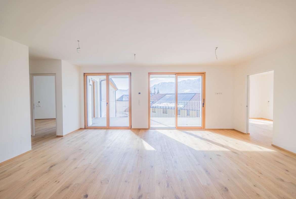 Four Room Apartment – Montagna